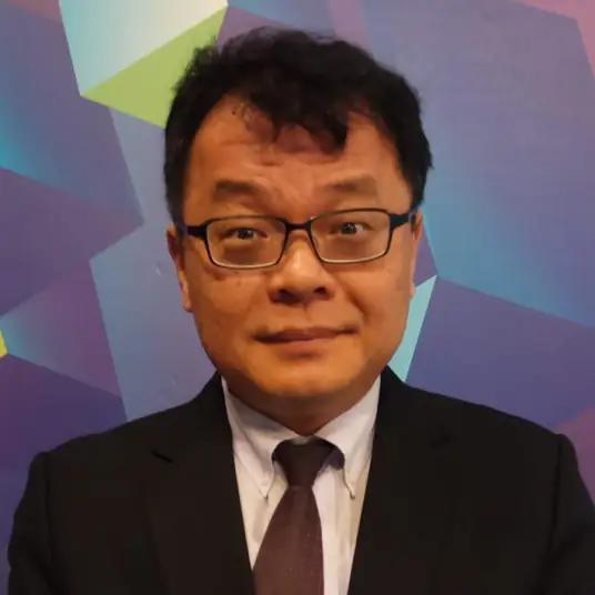 陈挥文这是替民进党辩护吗？竟然骂起蔡正元与柯文哲，说他们就是有罪，不是在野党说的