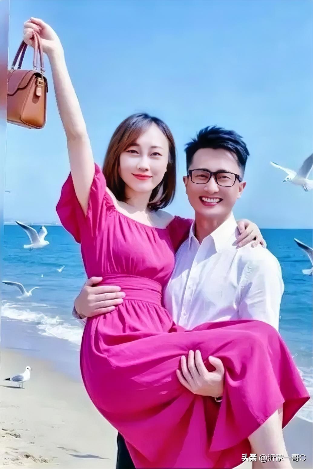 看把这两口子幸福的！
杨帆很疼老婆。为家庭为事业，奉献了青春。很浪漫的，很默契的