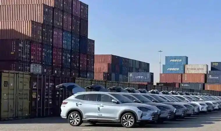 很多人一直没搞懂，国家为什么砸那么多钱、花那么大力气去推新能源汽车？
 
表面上