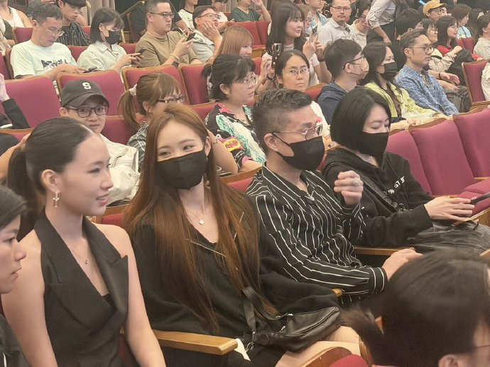 小S全家到场支持大女儿Elly首部电影 小S全家到场支持大女儿Elly首部电影《