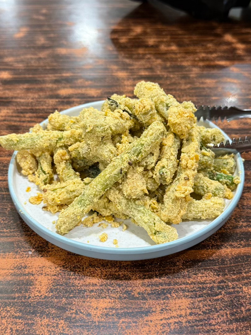 这两家一并推荐，就在大巴窑大牌211，吃完螃蟹🦀再吃榴莲[可爱]新加坡最著名的