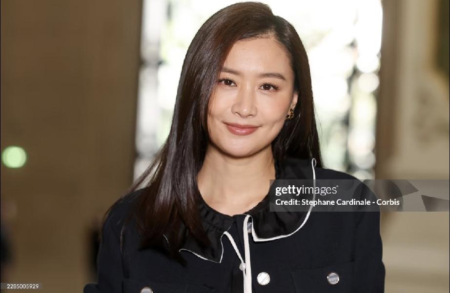 7月7日，陈法拉现身巴黎时装周香奈儿高定秀，G社生图下状态挺好，就是感觉有点上年