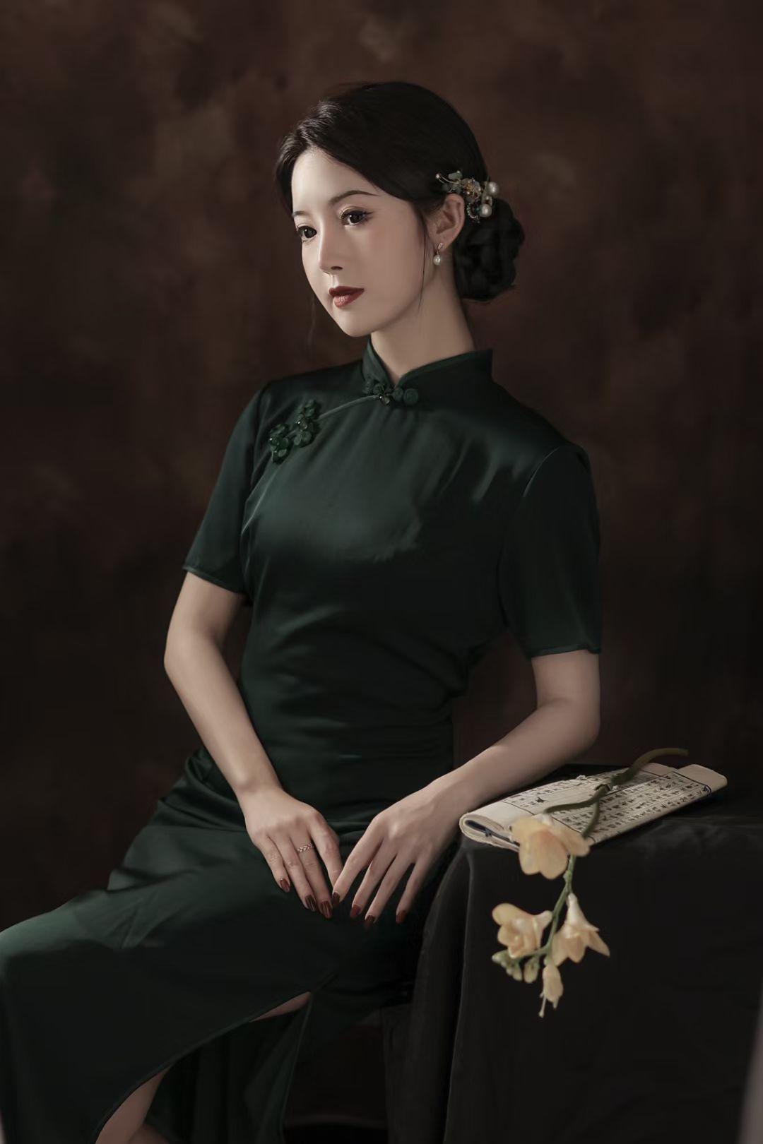 柔是东方骨，姿是心无拘。