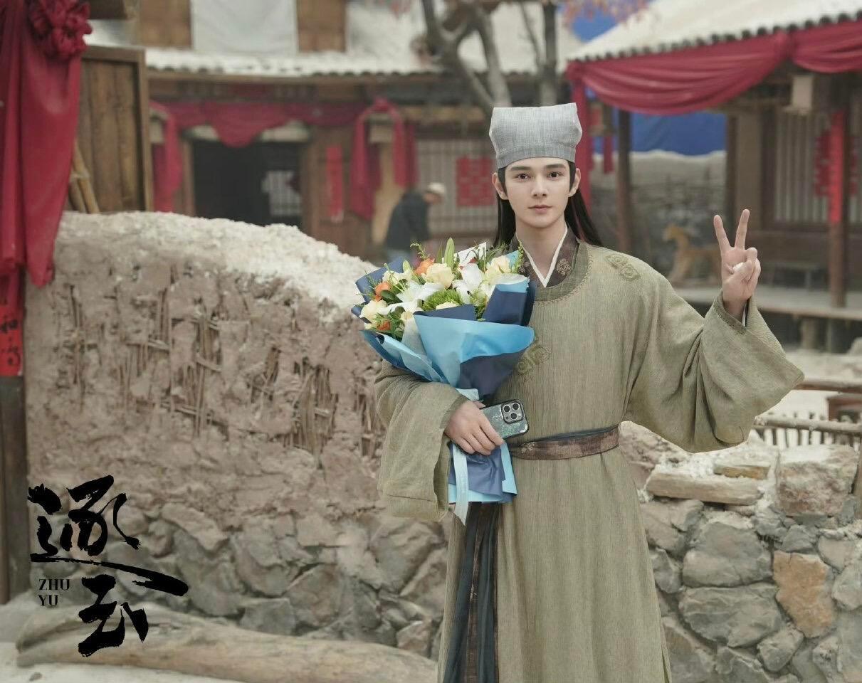 何昶希 朱赞锦何昶希《逐玉》戏份换脸朱赞锦原来逐玉里女主的前未婚夫之前是何昶希饰