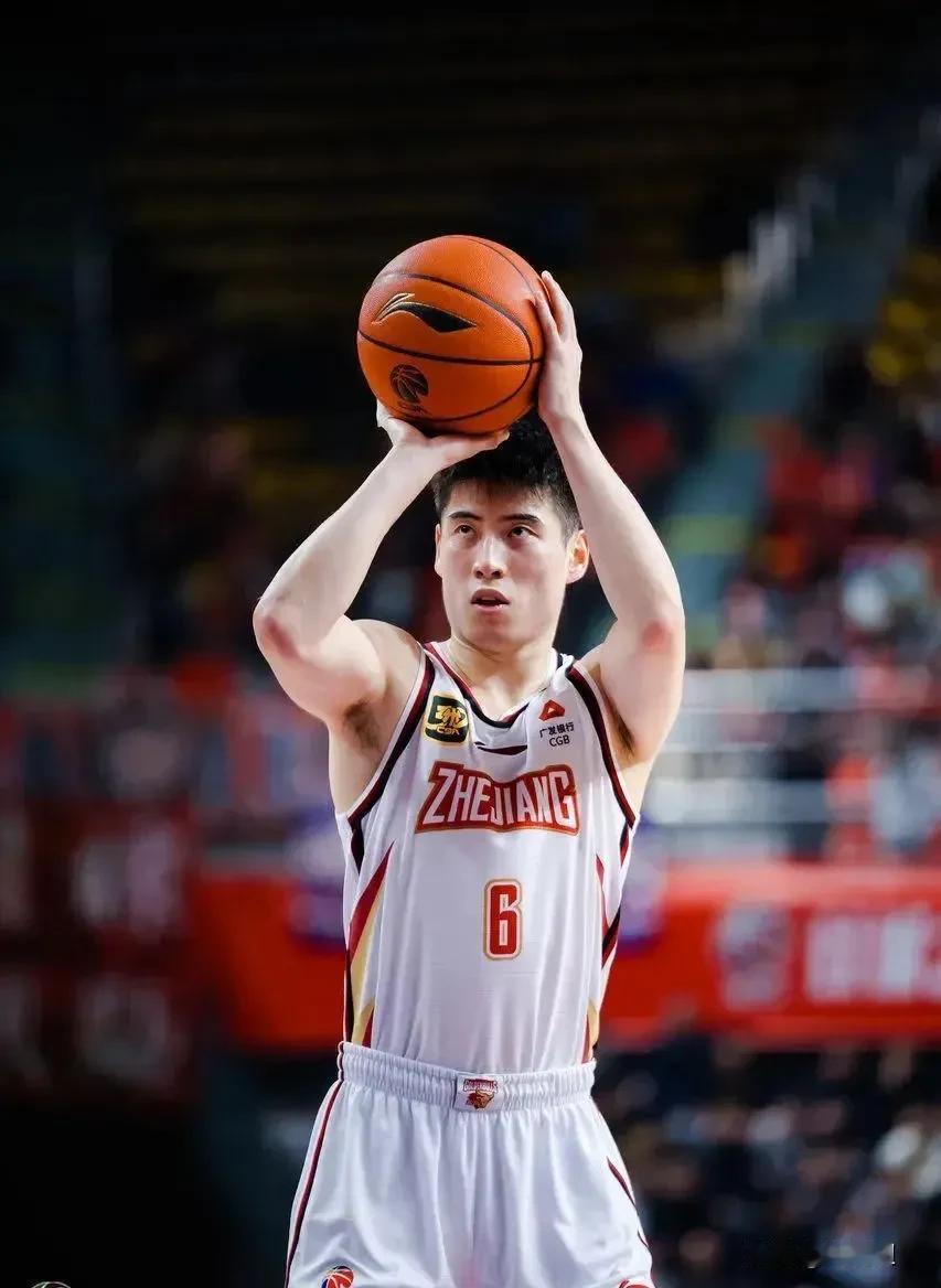 太过分了！浙江队以122-93大胜广州队，看看数据和正负值，谁才是这场胜利的最大