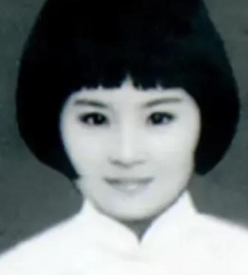 1931年5月，怀孕8个月的梁慧贞被押上刑场。临刑前，他取下手上的手表送给了刽子