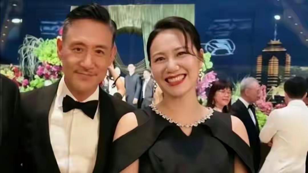 5月23日，前港姐吴婉芳与已故富商胡家骅的二儿子胡智同大婚，场面低调却星光拉满。