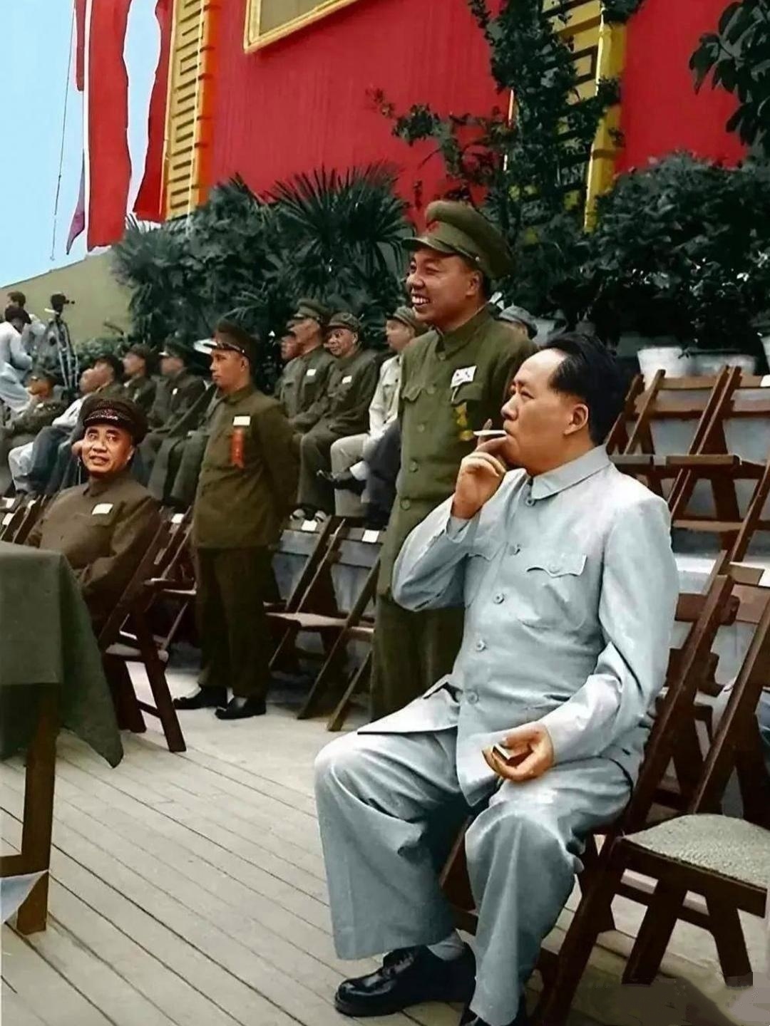 回顾🌞历史 教员在解放初期的真实原貌！缅怀——世界巨人！💐  老照片
