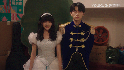 #周翊然新剧在线宠妻#话说我真的有被这画面甜到，这样的爱情故事属实有点不一样的感