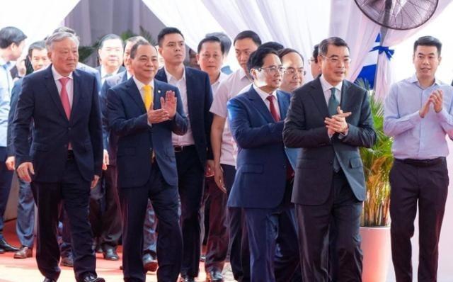 越南首条高速铁路破土动工仪式！2026年4月12日，越南总理黎明兴与前总理范明政