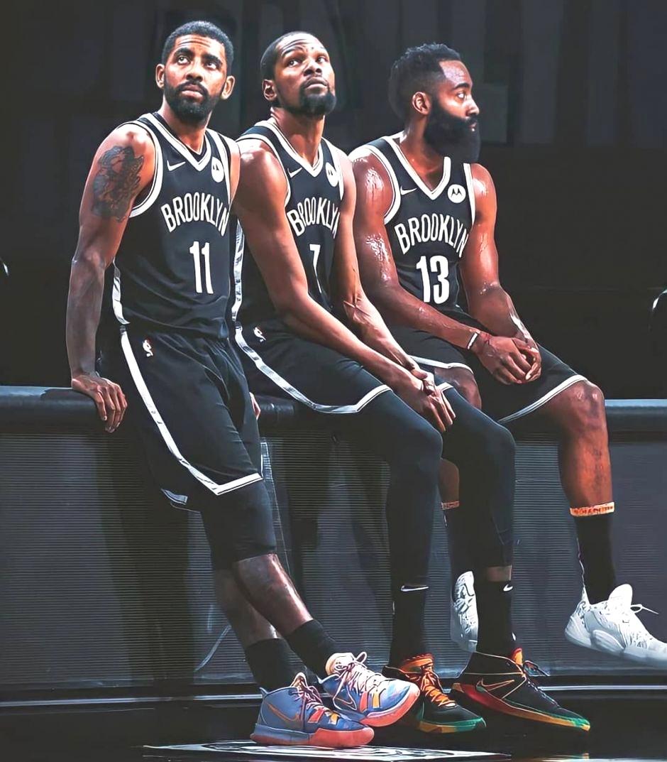 太恰当，活塞客场票价尼克斯283，篮网23，网友将其比作北京、密云！

明天，N