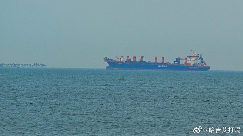 凤凰新闻【中东战火再燃，霍尔木兹海峡被封，最慌的可能是日本】作者：马欢编辑：梁励