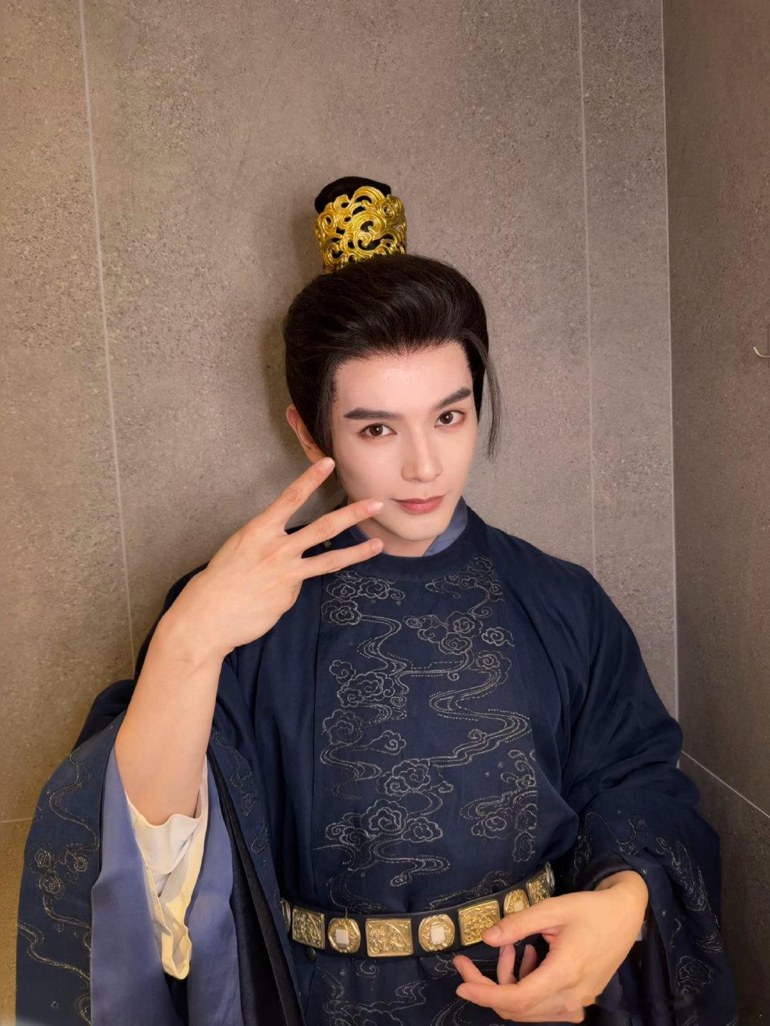 姚弛附身礼泰中一会儿见盛世天下盛世天下女帝篇盛世天下首尔见面会 （
