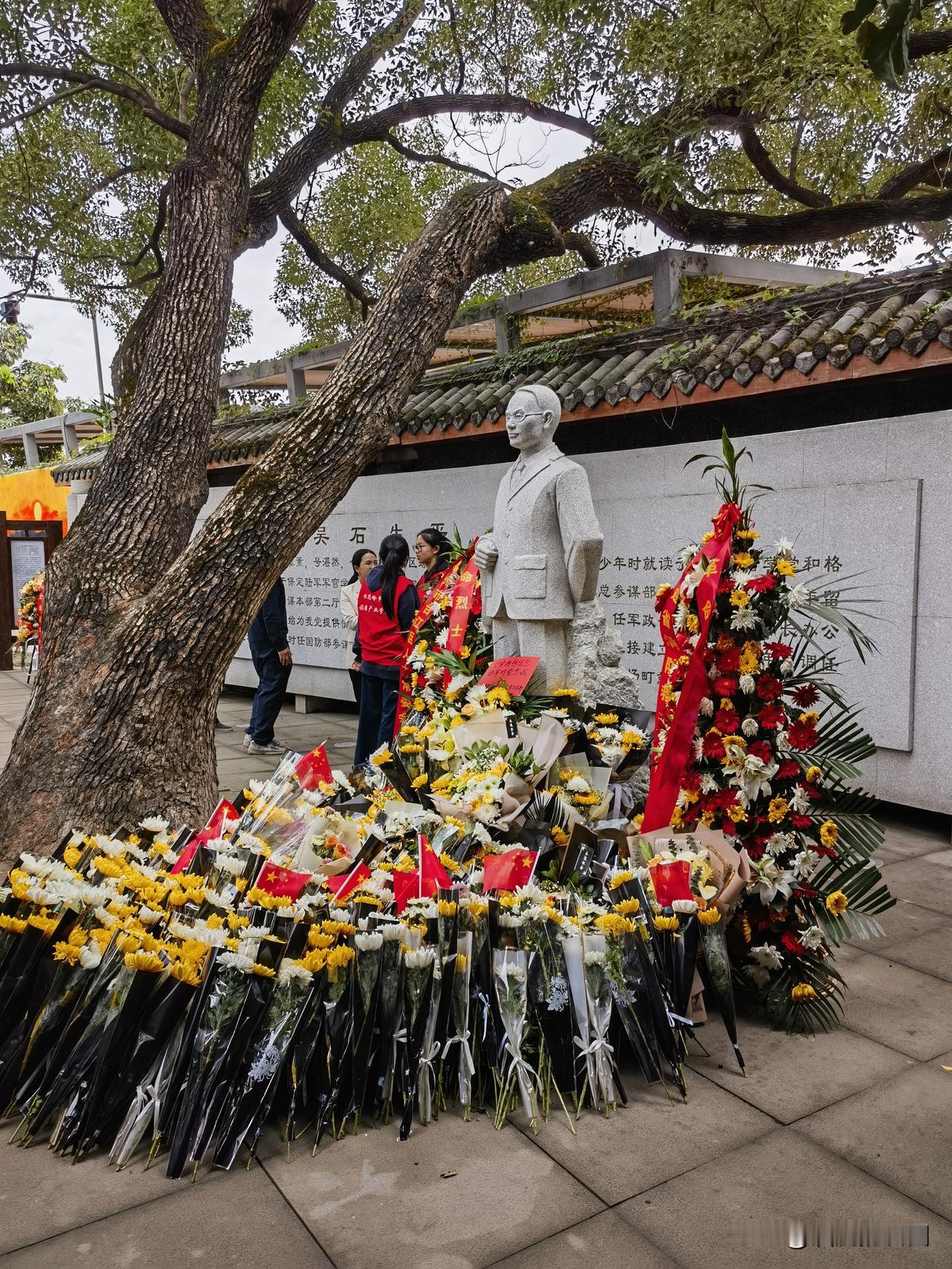 没想到依旧人潮如织！
自从《沉默的荣耀》播出以后，去参观吴石将军故居的人流络绎不