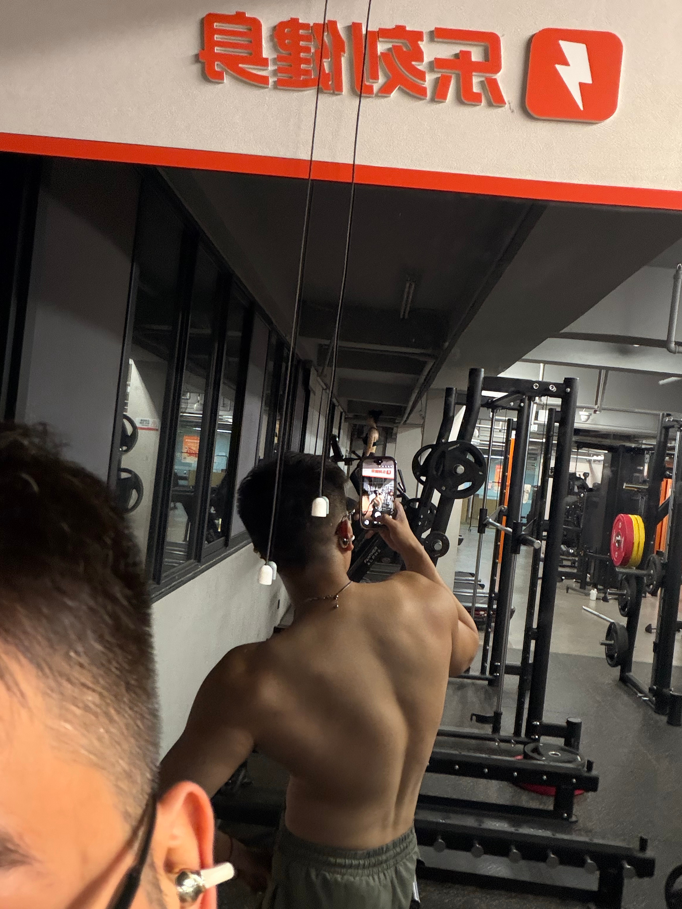 挣扎 