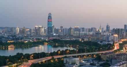 今天咱们来聊一所实打实的好学校——济南护理职业学院。
我知道，很多考生和家长一听