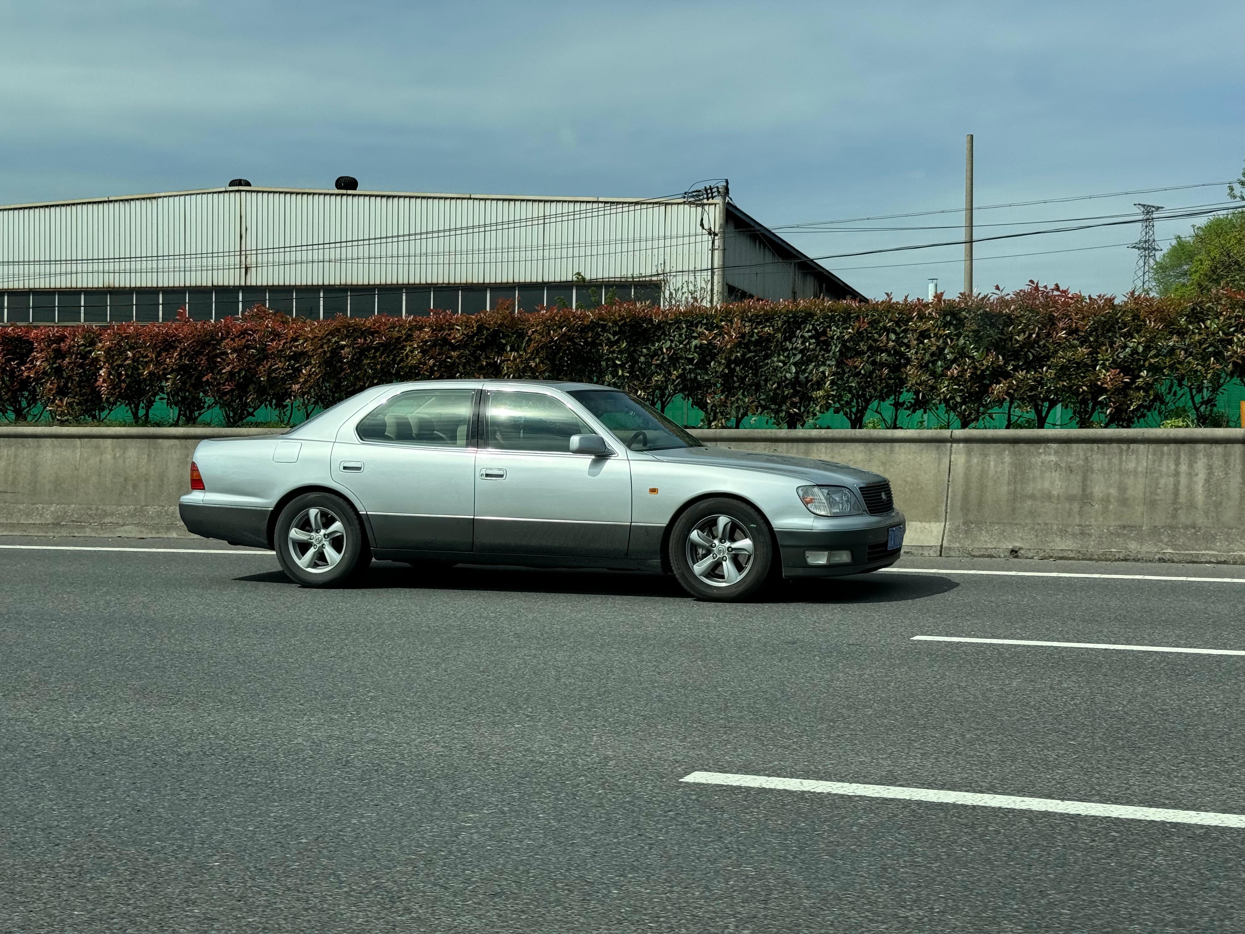 三人两车，浪迹天涯，多是一件浪漫美事！零百，616，100到200我都测了，快得