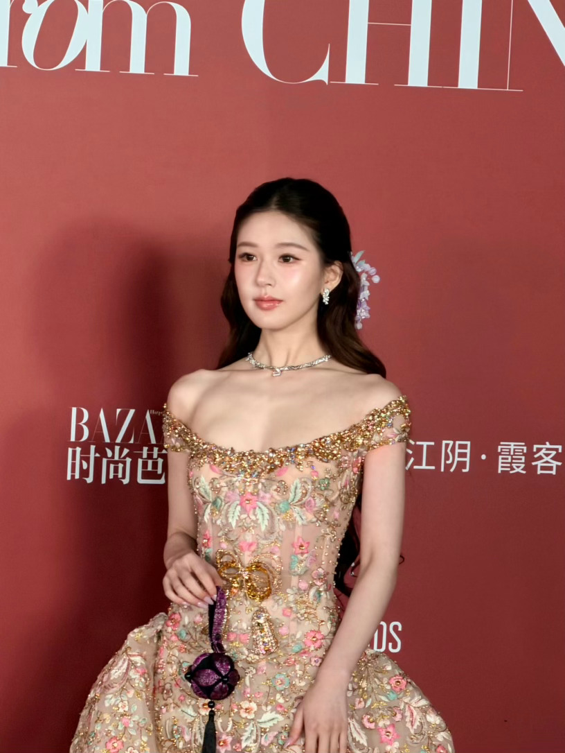 女神原相机是不是有点美过头了！？！ ​​​