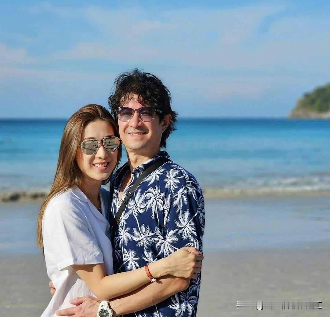 钟嘉欣与女儿新春市集摊位卖手工糖果　多位网民偶遇互动证人品

现年41岁的钟嘉欣