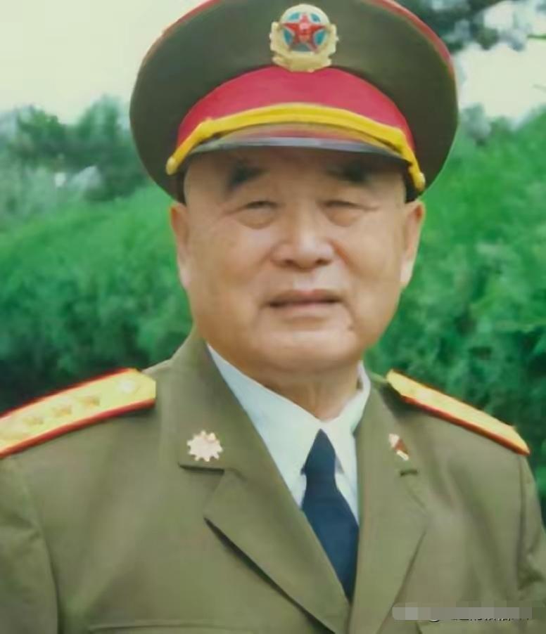 1973年，毛主席说要从军队中选出一名副主席，周总理毫不犹豫说出一个人的名字，毛