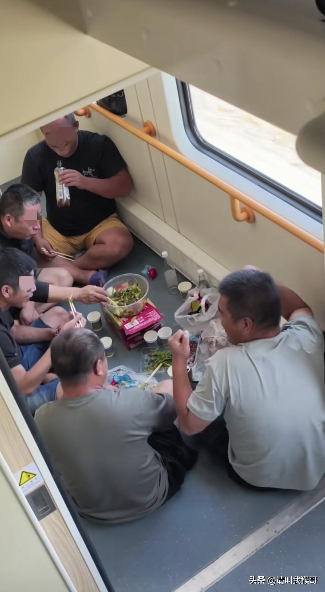 为什么有的人坐火车一点也不影响胃口，还能跟同伴像在家里一样喝酒聊天，而我一上火车