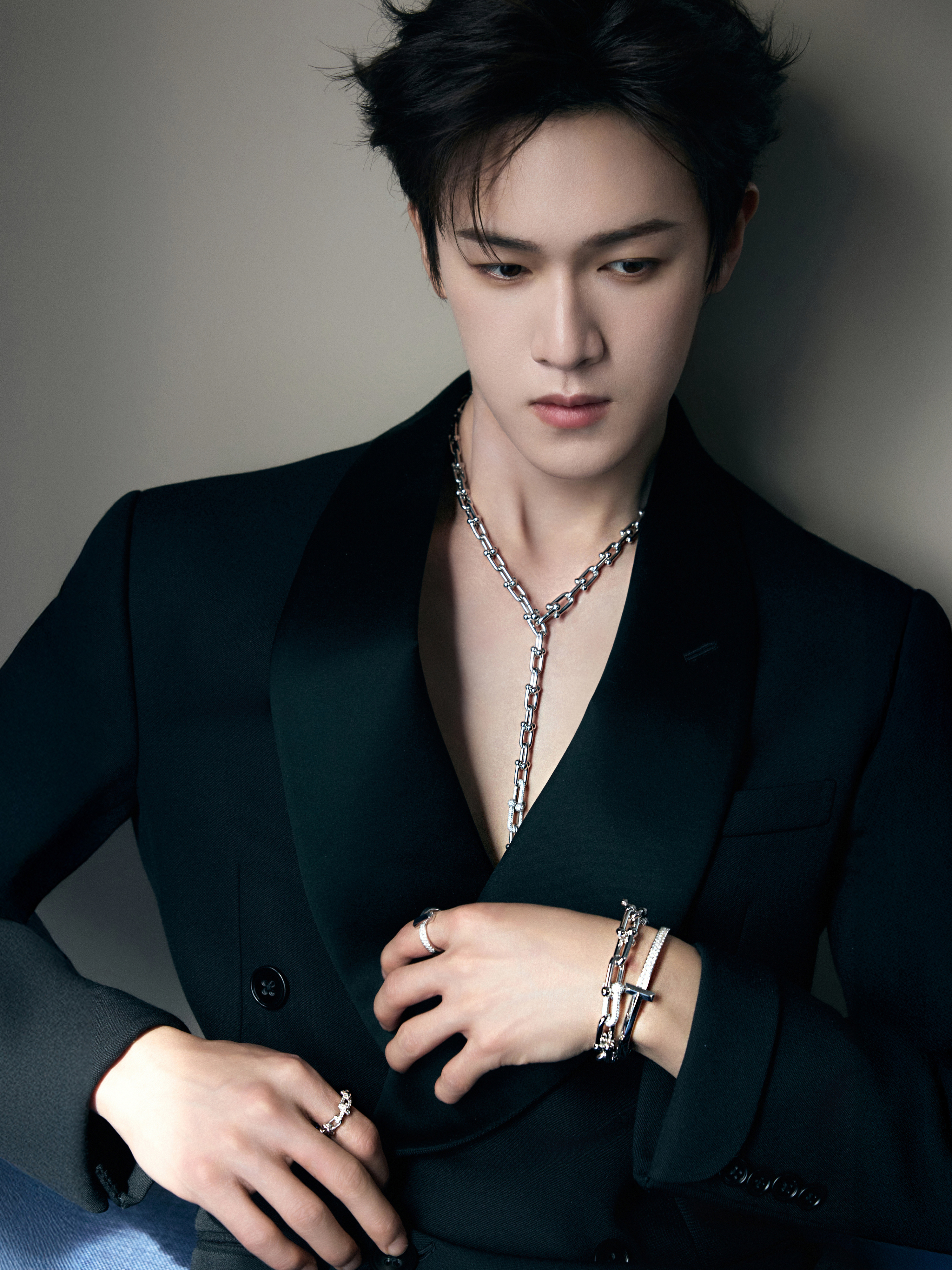 李昀锐｜Tiffany三里屯开幕 小林今日亮相造型图集率先揭晓 ！矜贵而优雅的 