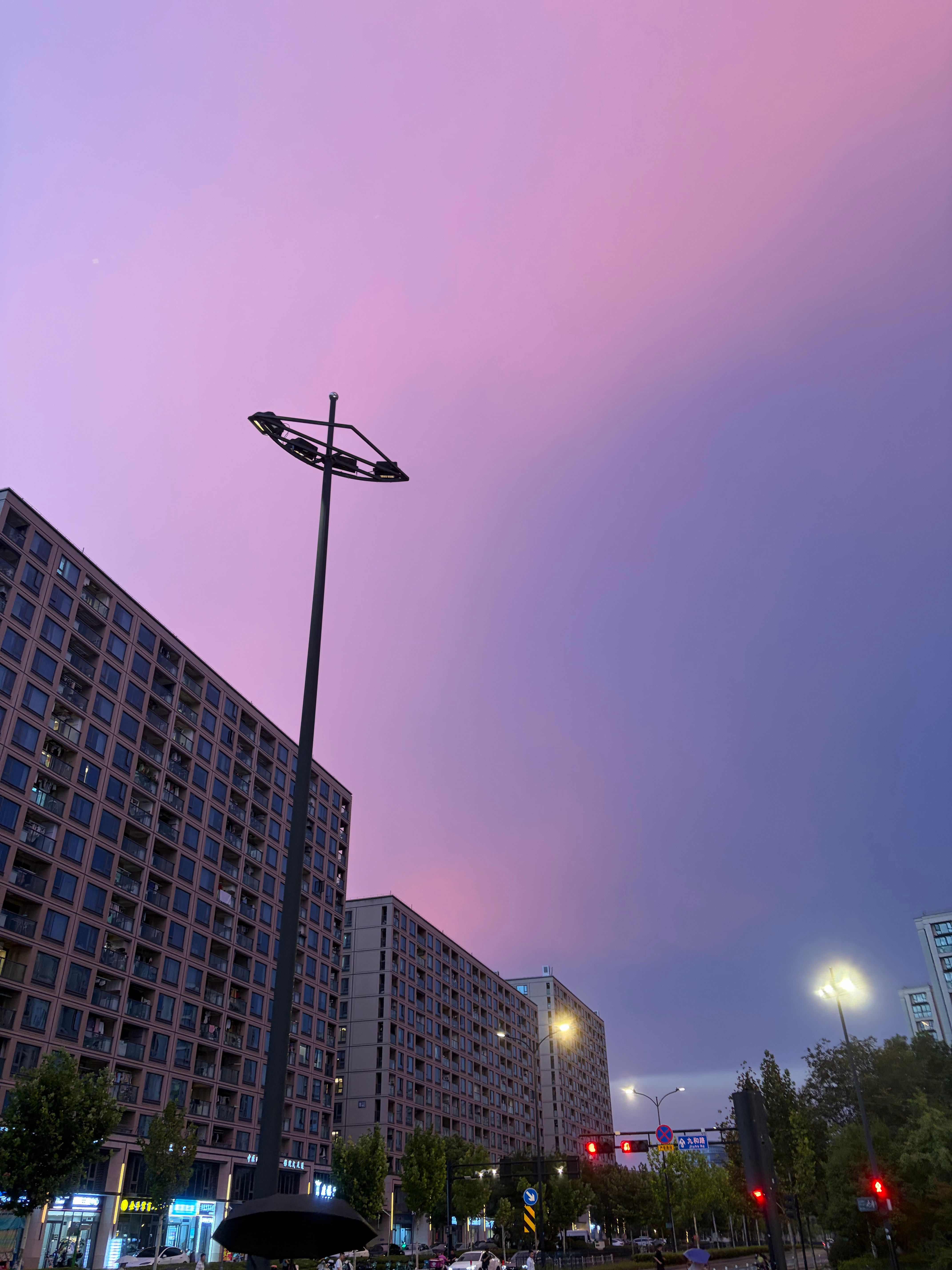 今天的天空颜色好奇怪 杭州·地铁绿城・杨柳郡