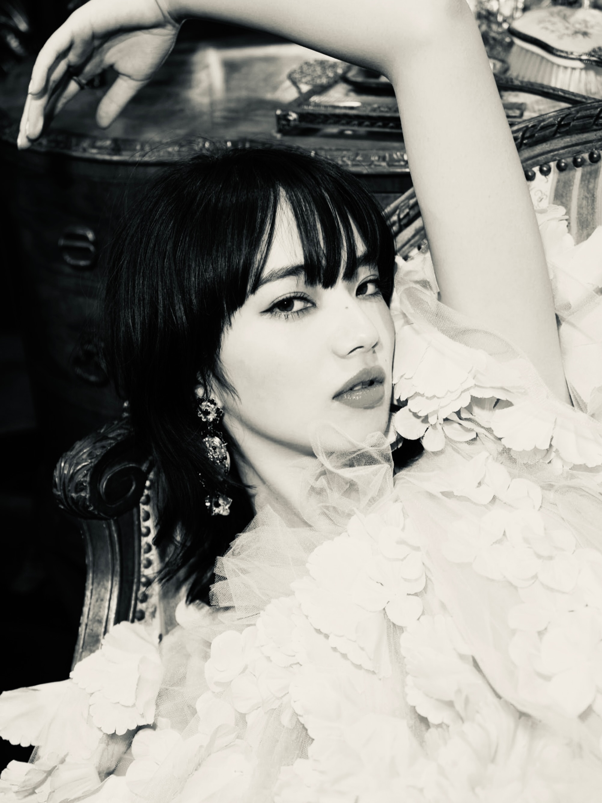 一组复古女郎风格的小松菜奈🖤 