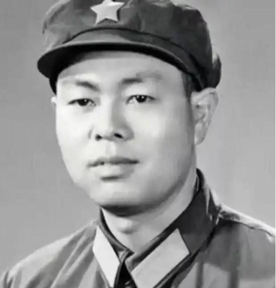 [微风]1988年老山前线功臣师长李德金，开会时被副手当场控制，军区称私藏三支枪