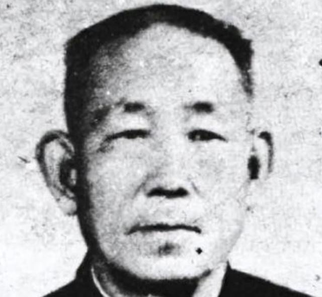 1944年，伪军头子莫正民决定准备起义——投奔八路军。可还没等他行动，日军中队长