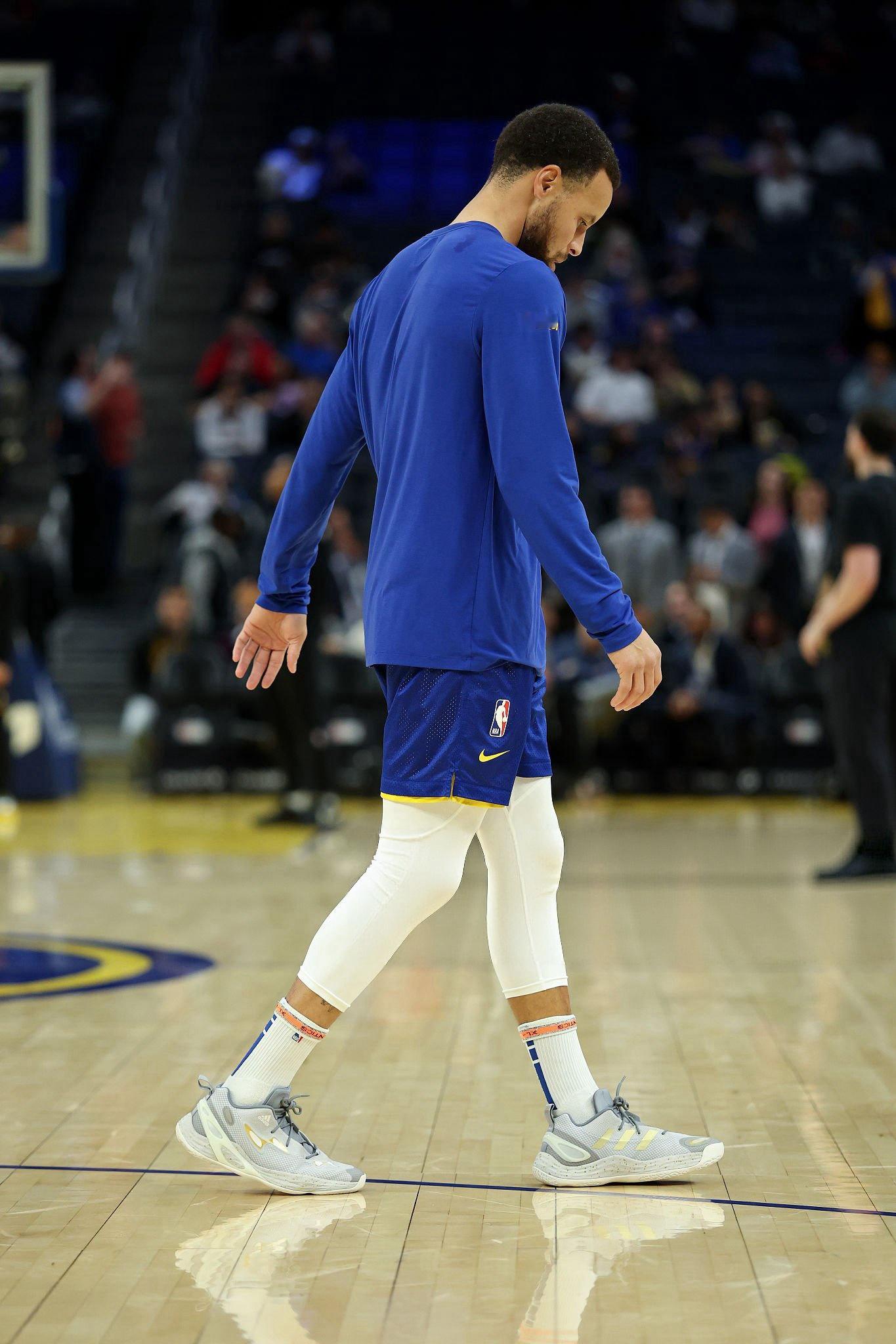 库里热身时上脚时Adidas Exhibit A Candace ParkerP