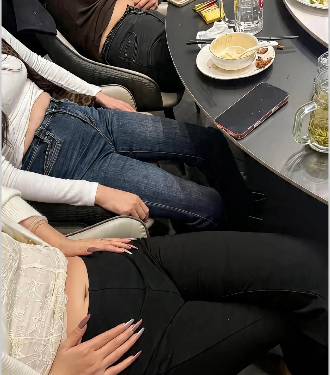 看肚子辩年龄有30➕