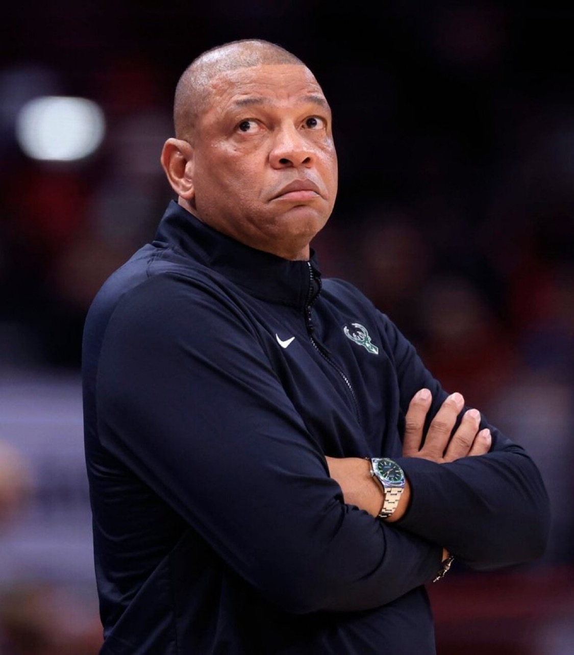 美媒：自道格·里弗斯执教密尔沃基雄鹿队以来，他的战绩为95胜99负😬 