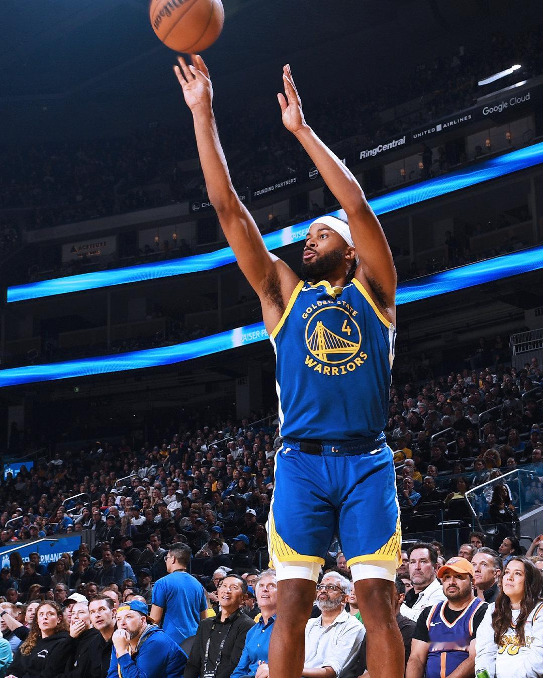 穆迪24分，5篮板，2助攻，1抢断。勇士战胜太阳 ​​​