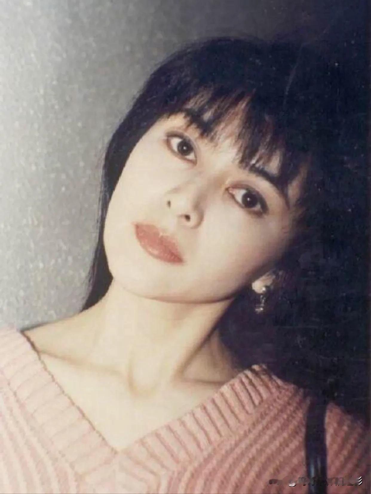 红袖添香夜，星眸映秋波🌺