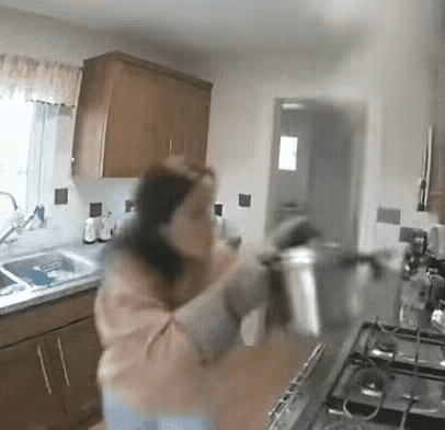 给人们提个醒，高压锅给家庭带来方便同时，也存在危险，在使用时严格按照规范使用，注