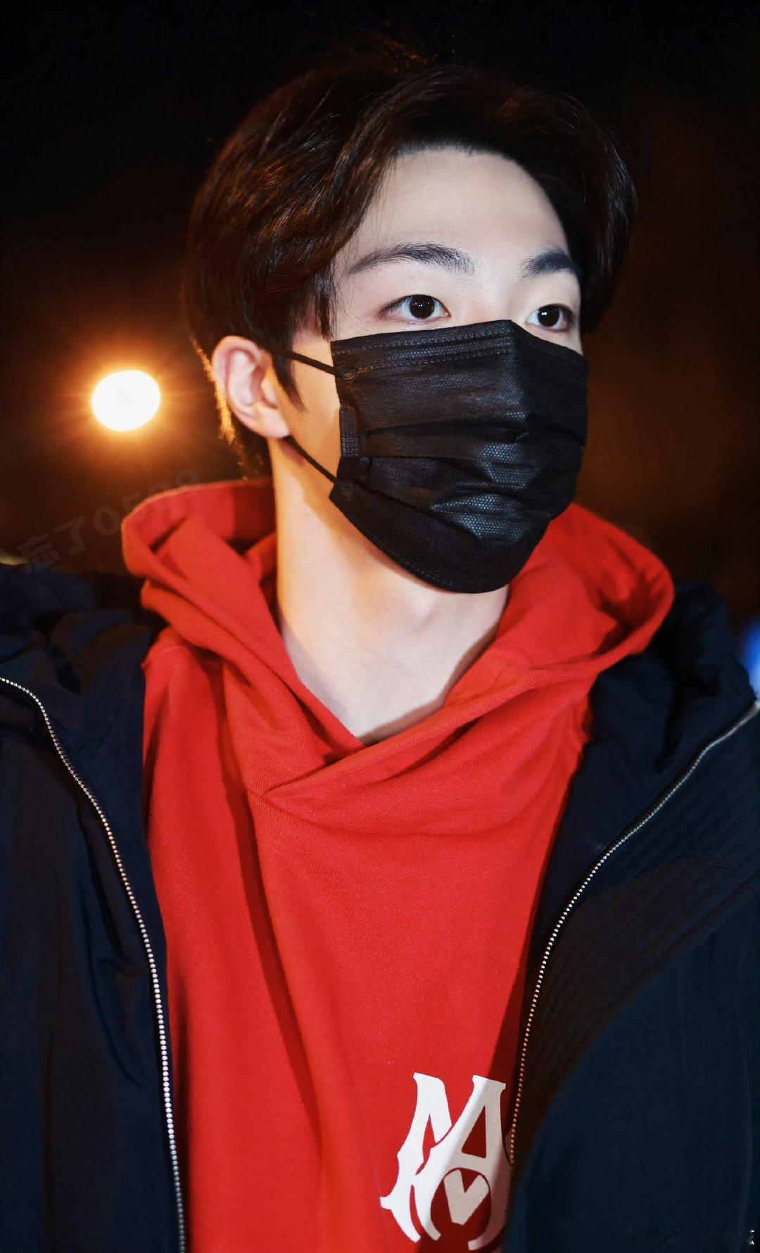 陈立农央视春晚彩排 陈立农现身央视春晚彩排 