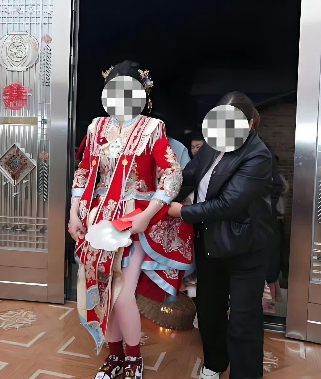 婚礼结束后新娘拿到底片看天都塌了