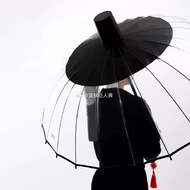 韩国人设计的雨伞，伞柄上竟然挂着红彤彤的中国结…… 