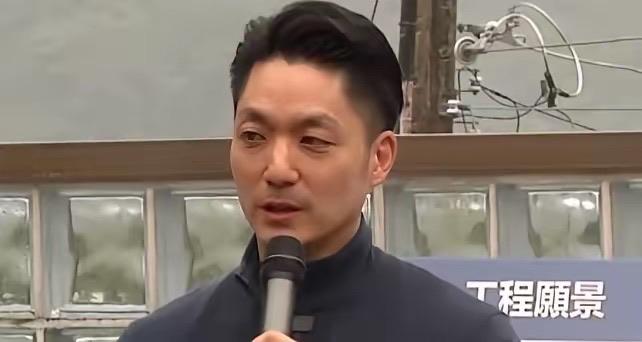 台北市长蒋万安今天下午会前接受媒体堵访，被问到沈伯洋正式出战，还找民进党秘书长徐
