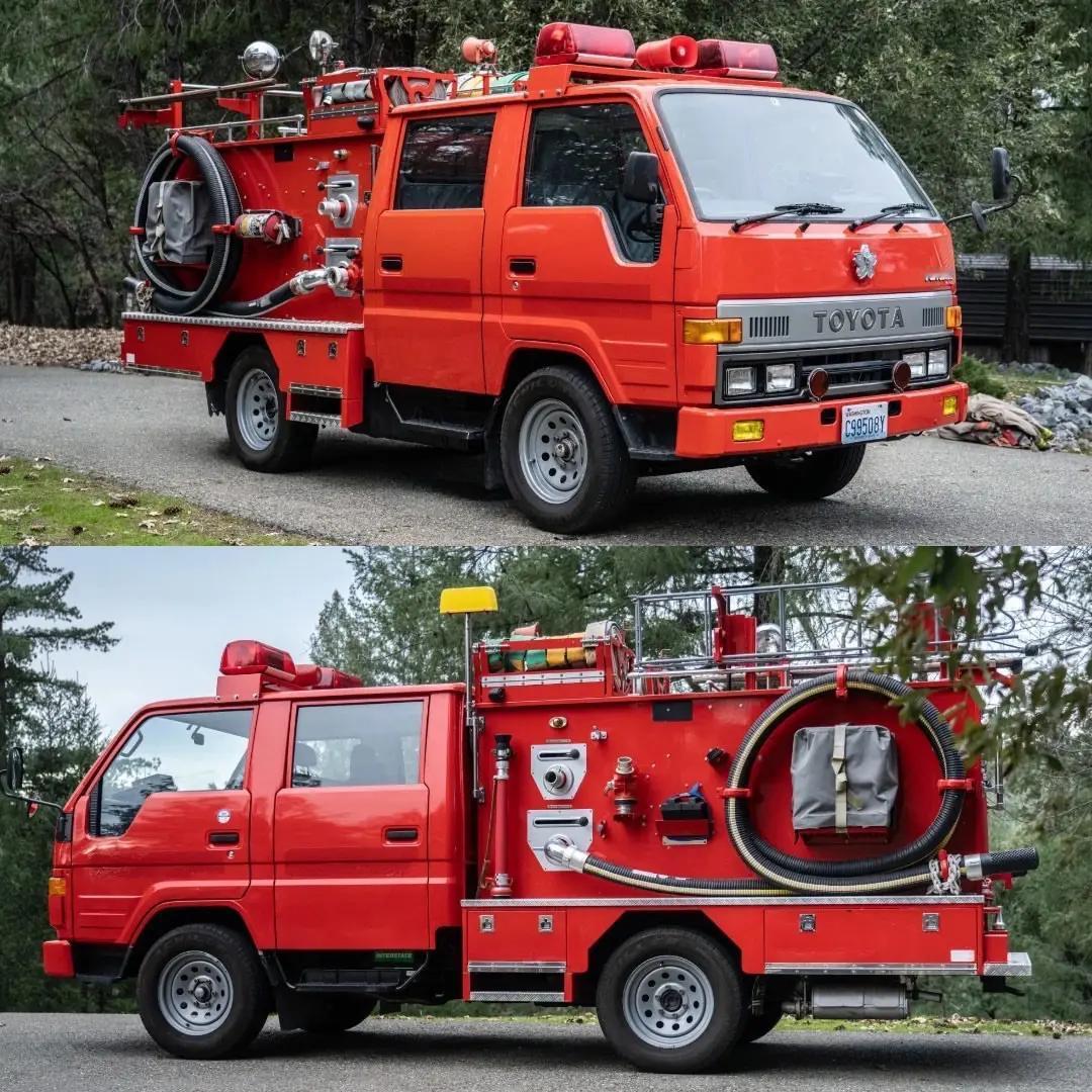 1993 年，Toyota 基于第三代 ToyoAce 平台，推出右舵双排座消防