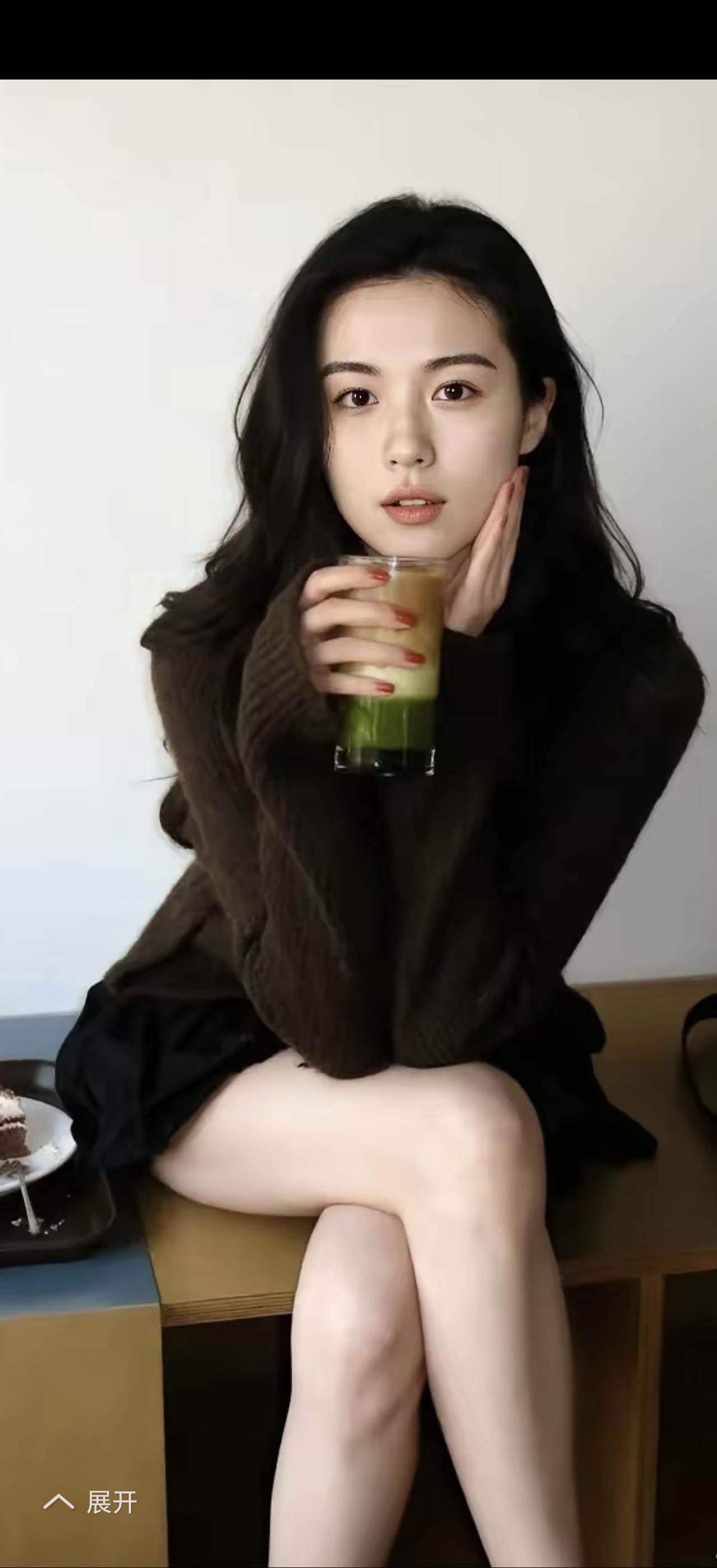 提到黄土高坡，就不得不说那首经典同名歌曲。《黄土高坡》由陈哲作词、苏越作曲，19