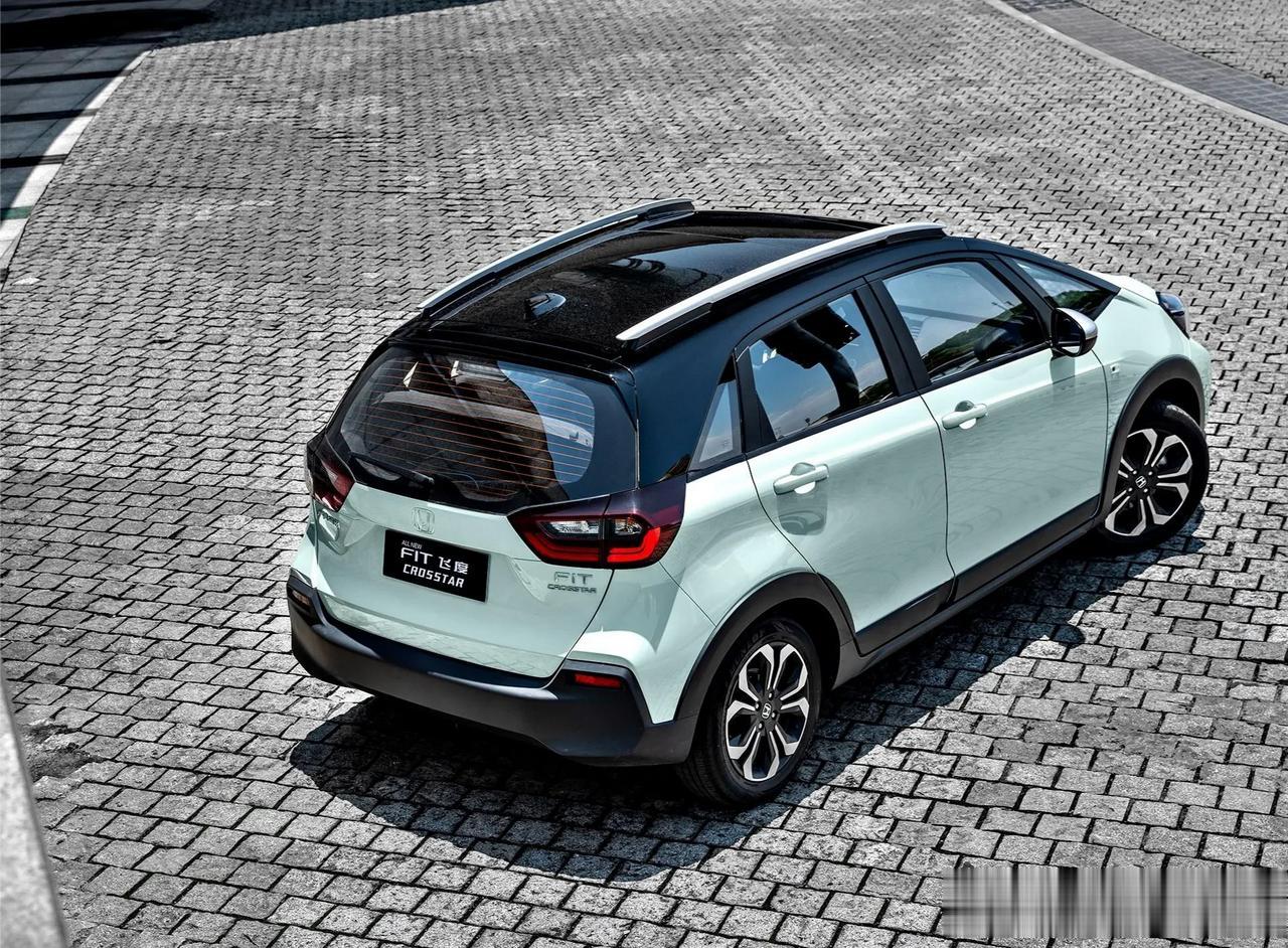 全新飞度来了，8.18-10.88万，看到这个价格，好多人都直摇头，我就看看。
