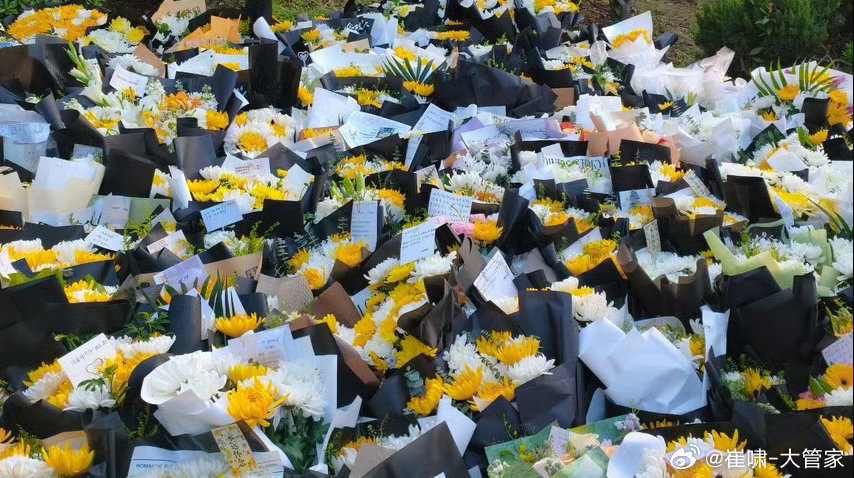 一个出身平凡的普通人，在人世间的最后一刻，能被如此多的人缅怀，应该是做对了一些、