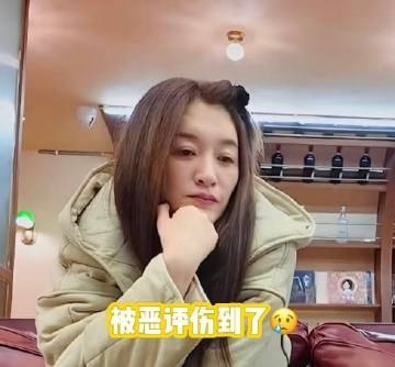李小冉回应退繁花群姐姐太可爱了，真人秀又不真，姐姐以后少接触吧，都是人情世故 
