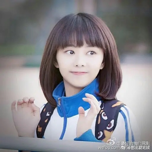 兰香如故集齐了振华三部曲 耿耿负责端茶，凌翔茜负责倒水，江百丽负责聊八卦，这茶水