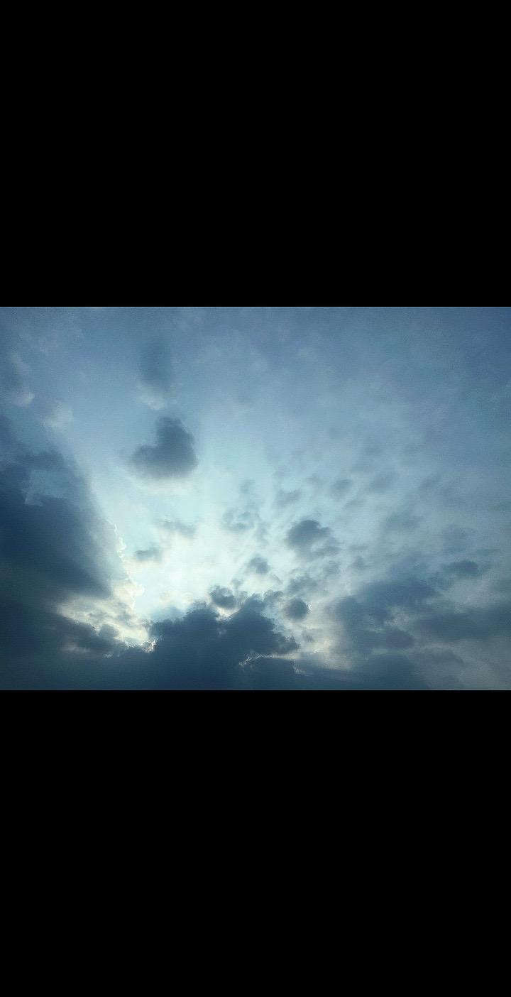生活中得罪几个人，做错几件事儿，真的没那么可怕。
一辈子活得委曲求全，战战兢兢才