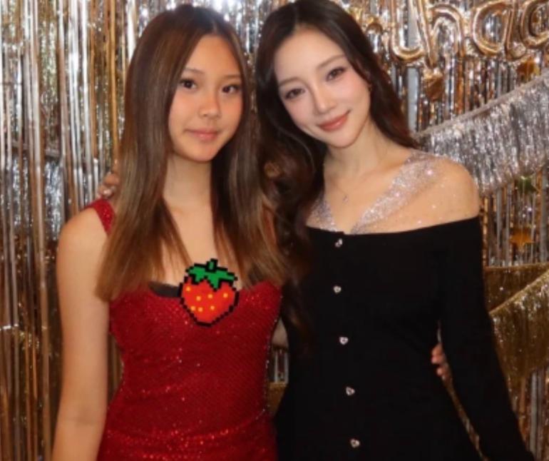 贾乃亮女儿甜馨生日造型来了，有人问为什么明星的孩子普遍看起来都比较早就成人化了？