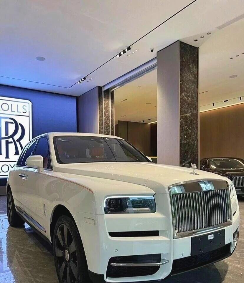 库里南独一无二的奢华象征劳斯莱斯SUV库里南，一亮相就成顶级豪华SUV标杆！

