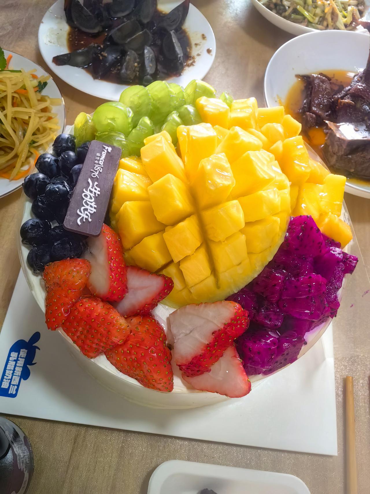 买保险还挺有用的，我家老大被狗咬了，花了1100多块钱，学平险按意外报销了900